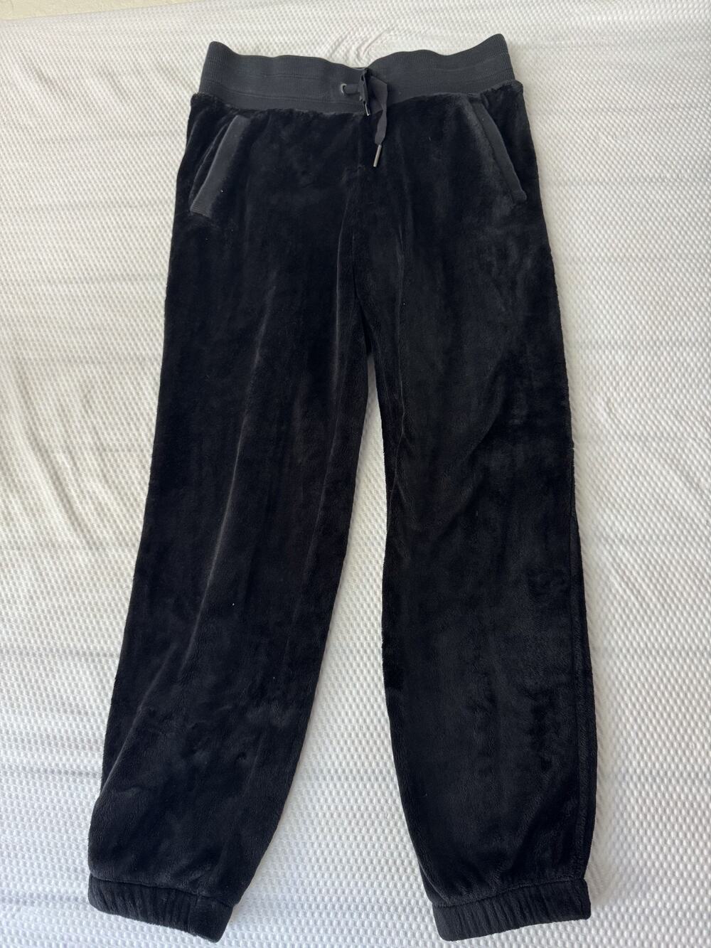 Athleta 531288 Medium Salutation Jogger - Black